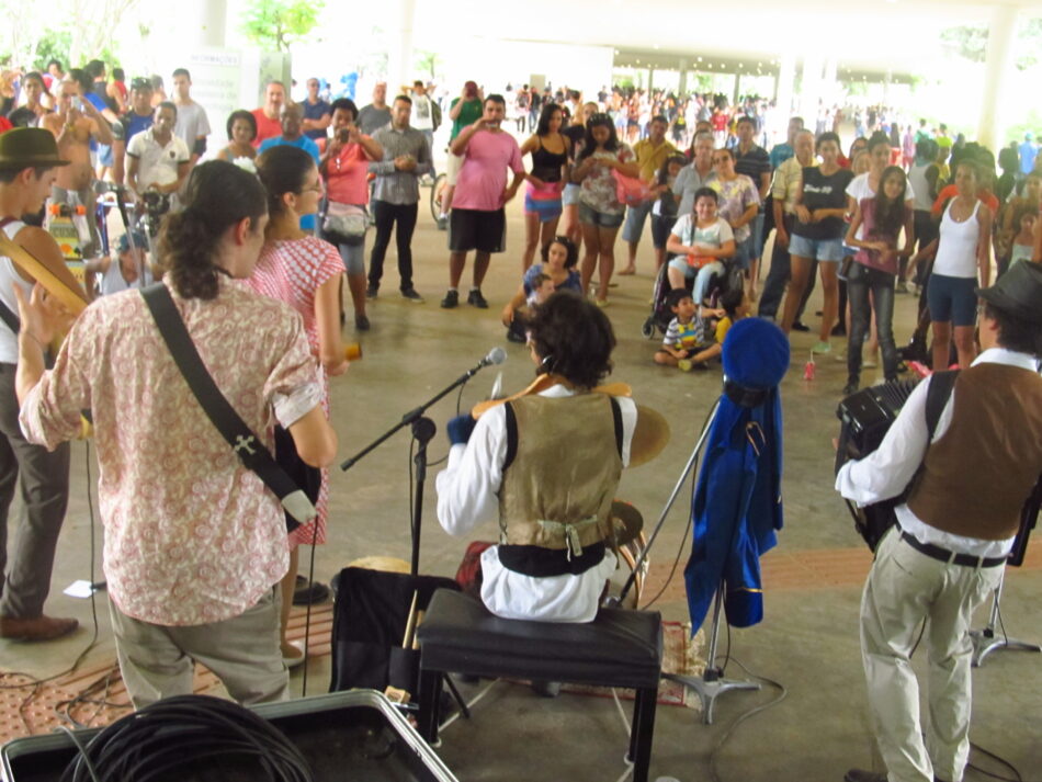 Carnaval: Apresentação musical com o Bloco Unidos do Swing