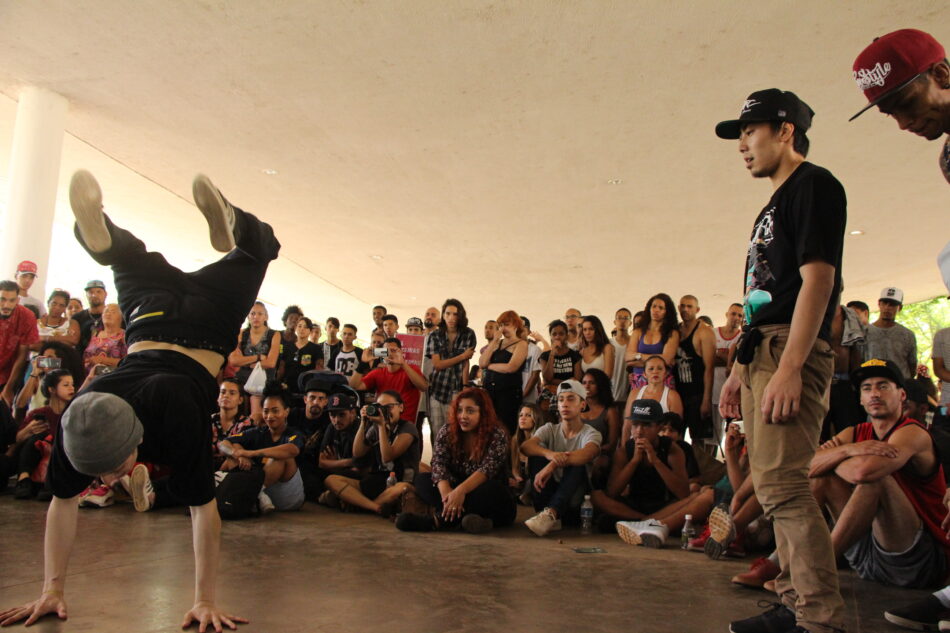 Domingo MAM: Que música sou? e Breaking Ibira