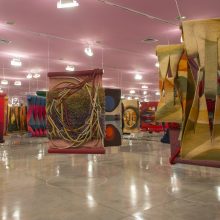 Visita à exposição Os pássaros de fogo levantarão voo novamente. As formas tecidas de Jacques Douchez e Norberto Nicola, com mam educativo Visita à exposição Os pássaros de fogo levantarão voo novamente. As formas tecidas de Jacques Douchez e Norberto Nicola, com mam educativo