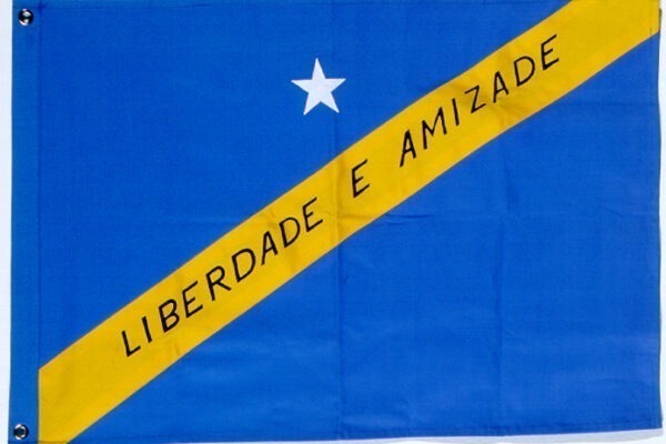 Bandeiras e identidades: oficina de estandarte com educativo mam