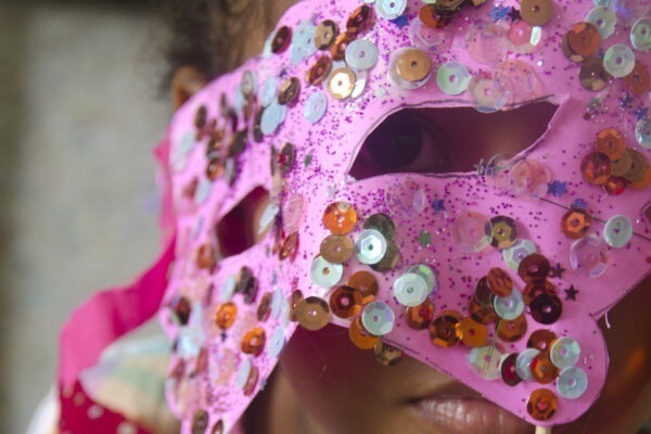 Oficina de máscaras carnavalescas