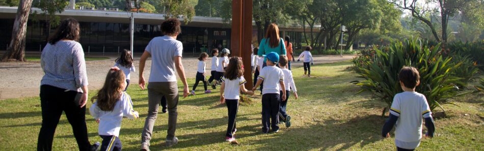 Pequenas danças no Jardim de Esculturas com Plataforma Panelinha