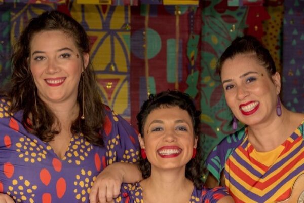 Mariquinha e os Bichos do Brasil : Oficina interativa de contação de história com música, dança e brincadeiras com Histórias de Brincar