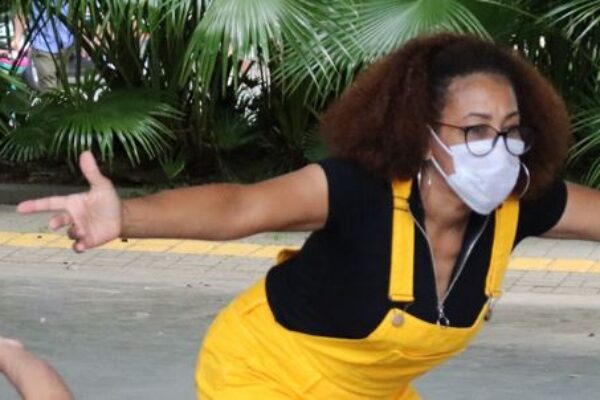 Fresta poética: corpo/obra com Dança sem fronteiras