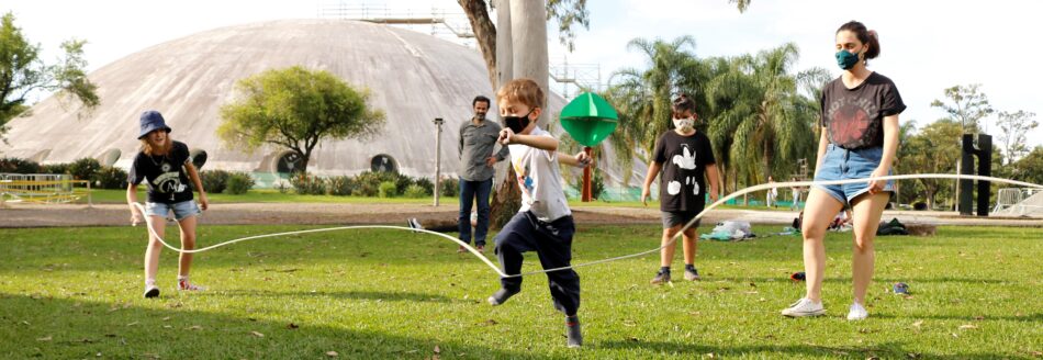 Maratona de experiências poéticas no Jardim de Esculturas