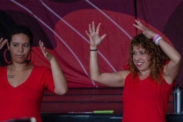 Slam das Manas em Libras