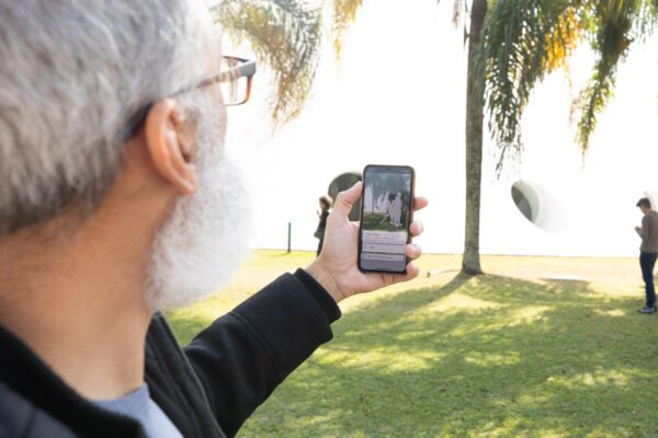 Visita à exposição de realidade aumentada “Realidades e Simulacros” no Parque Ibirapuera e Jardim de Esculturas do MAM