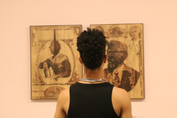 Experiências poéticas na exposição Mãos: 35 anos da Mão Afro-Brasileira