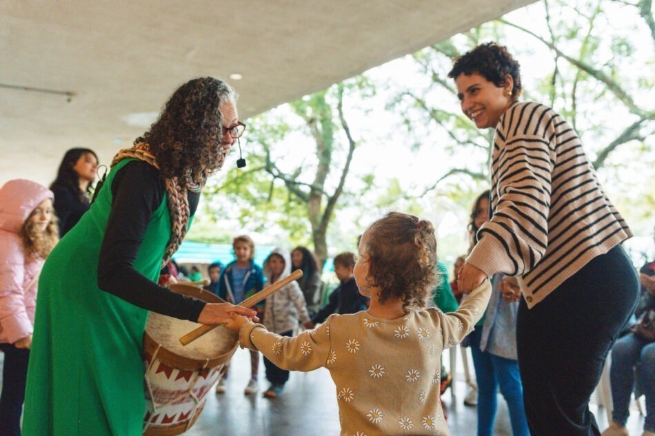 Se eu fosse um peixinho: contos, cantigas e brincadeiras com palavras em movimento, da cultura das infâncias das nossas águas