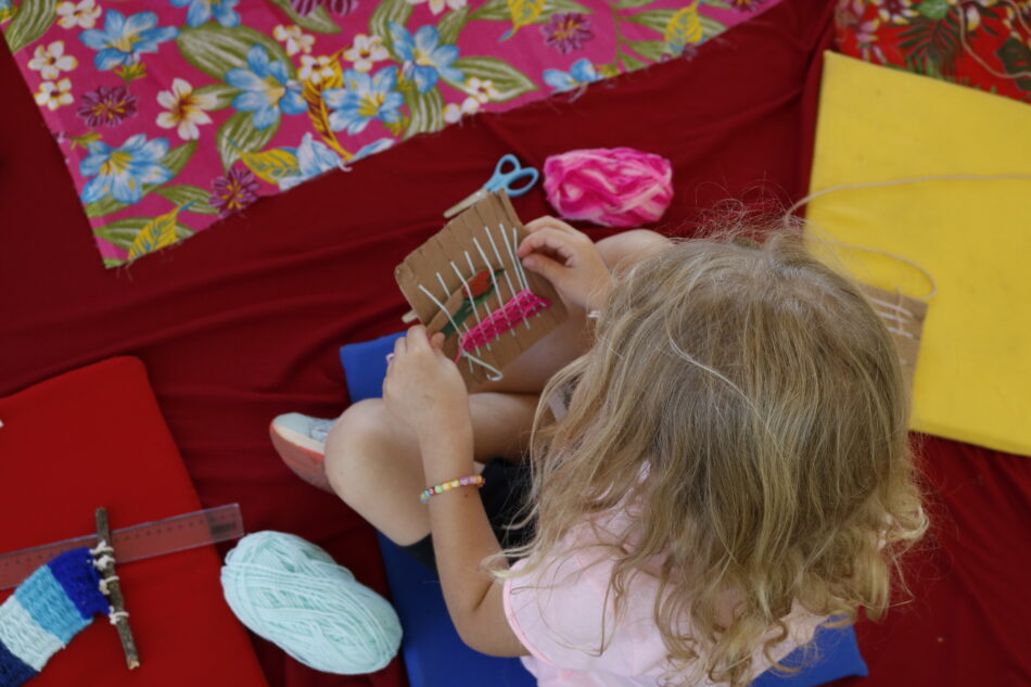 Culturas da infância: experiências poéticas-musicais e Pedagogia das artesanias na arte educação