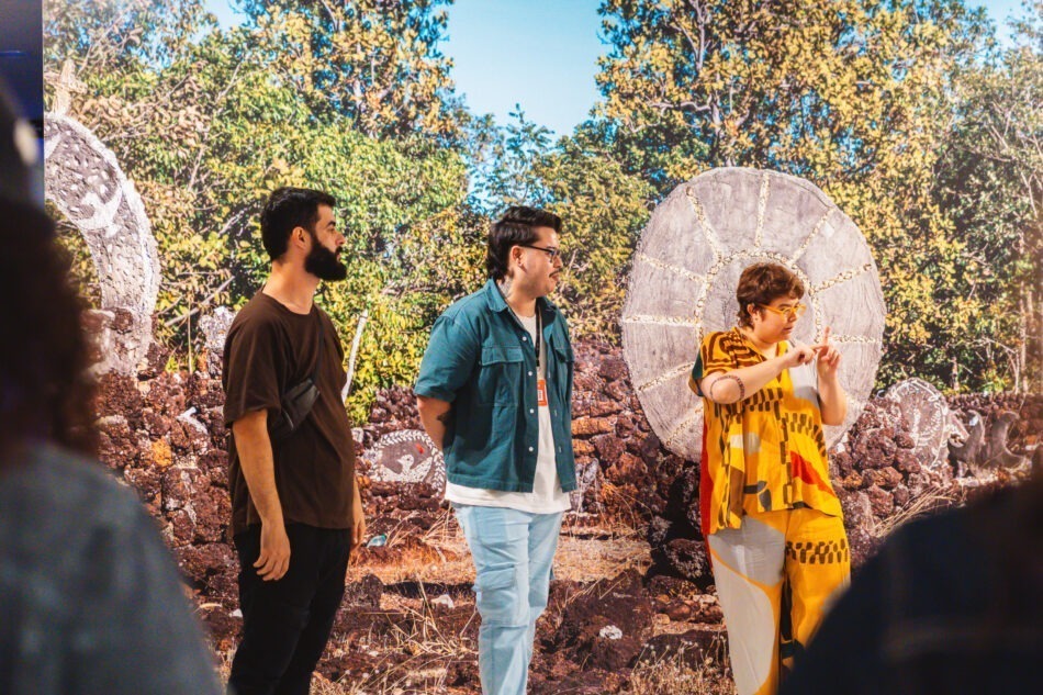 Visita Multissensorial em português e Libras na exposição MAM São Paulo: encontros entre o moderno e o contemporâneo no Centro Cultural Fiesp