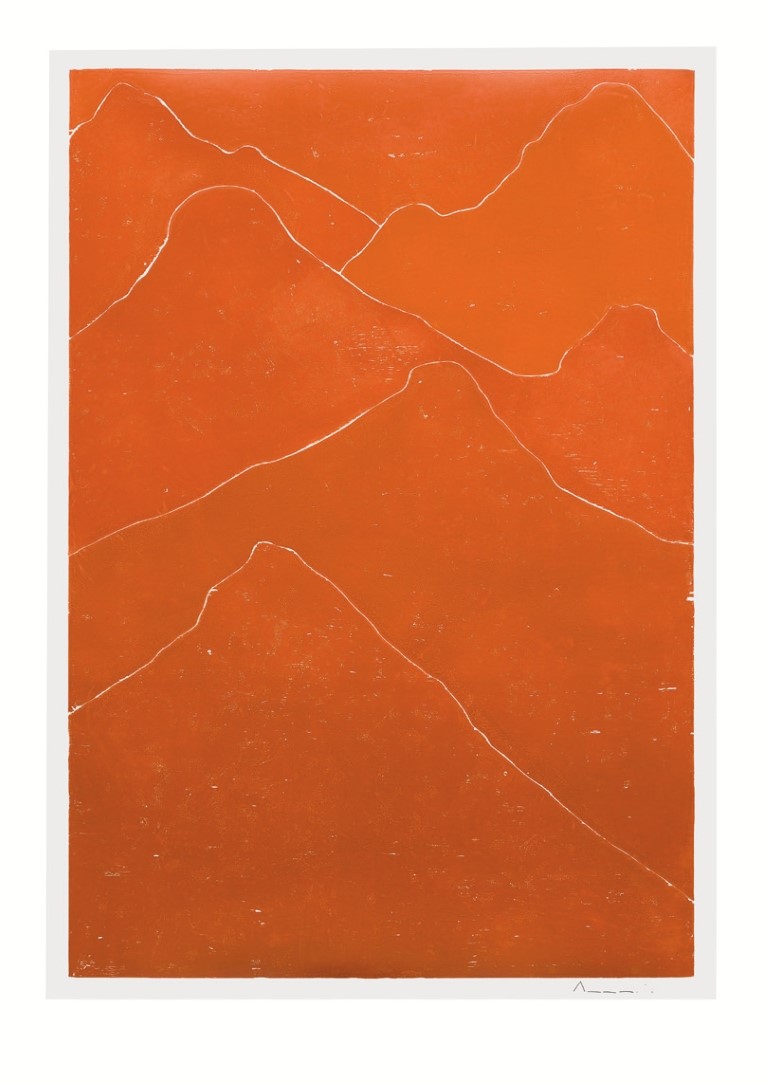 Descrição da imagem: xilogravura de uma paisagem montanhosa composta por tons laranja. Nesta paisagem, as montanhas são percebidas através de suas silhuetas sobrepostas, delimitadas por linhas brancas. São ao todo cinco montanhas, como se estivesse uma atrás da outra. Fim da descrição da imagem.