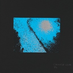 Descrição da imagem: Imagem colorida e quadrada sobre um fundo cinza claro. Impressão feitas em silkscreen, abstrata, predominantemente amarela com detalhes em azul e branco, lembrando uma vista microscópica ou uma paisagem imaginária. No canto inferior direito, está assinado "GEORGE L. LOVE 74". Fim da descrição da imagem.