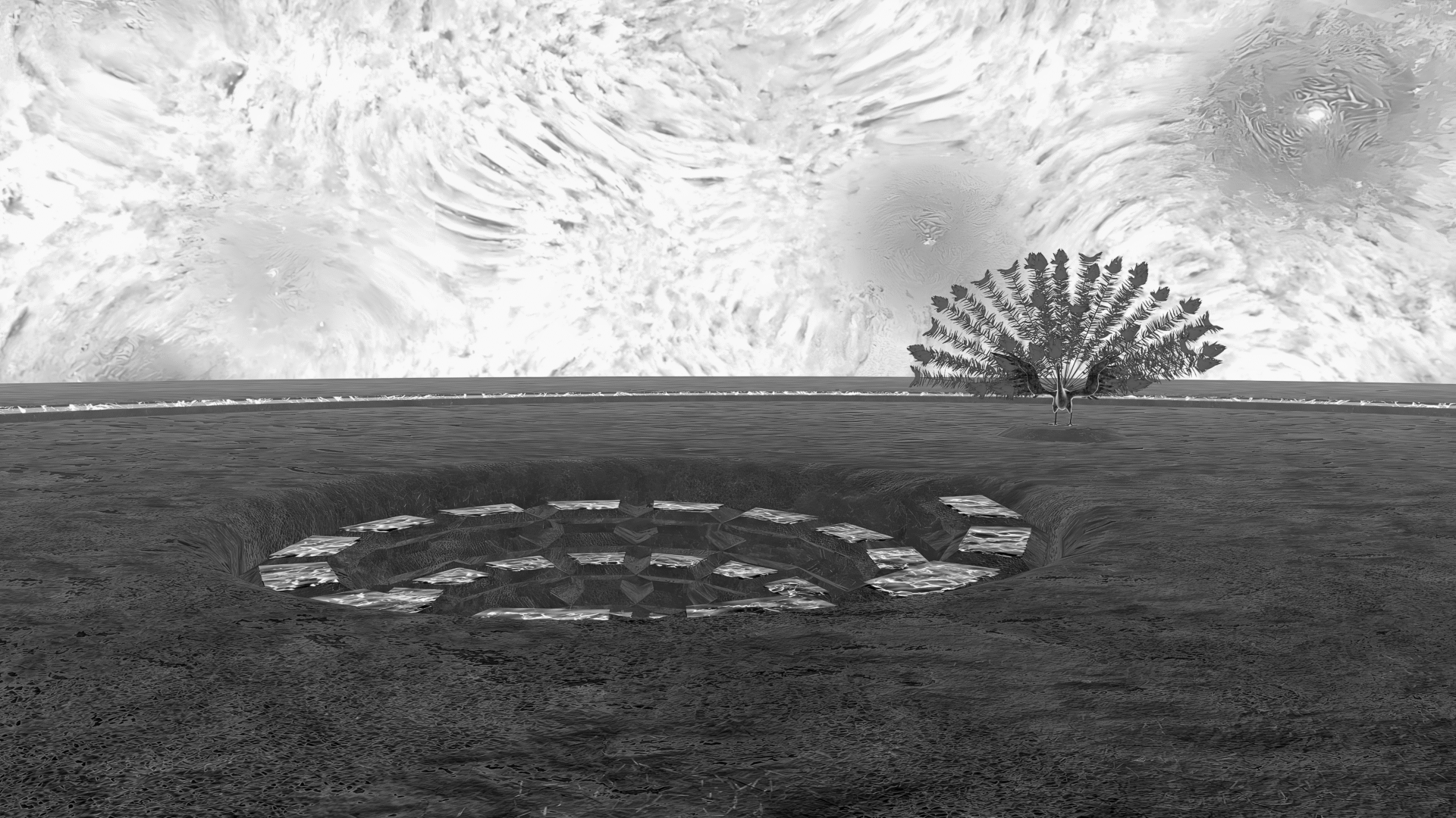 Descrição da imagem: Fotografia horizontal em preto e branco de um espaço virtual composto por superfícies artificiais e texturas computadorizadas.
O céu é preenchido por uma grande massa texturizada de claridade e sombras, com ondulações contínuas semelhantes a um céu nublado com nuvens espaçadas.
O solo é plano e escuro, com superfície marcada por pequenos relevos irregulares. À frente, à esquerda e avançando até o meio, há uma grande cavidade circular com bordas inclinadas para dentro. No interior da cavidade, diversas placas retangulares claras estão dispostas lado a lado, formando uma composição espiralada, que vai diminuindo até a parte inferior da cavidade.
Ao fundo, à direita, uma ave semelhante a um pavão de corpo estreito, com as asas abertas e a cauda longa e expandida em formato de leque. Atrás do pavão, a área é dividida por uma elevação baixa marcada por uma linha horizontal, que vai da esquerda para a direita, e acima da linha, o solo segue até a linha do horizonte. Fim da descrição da imagem.
