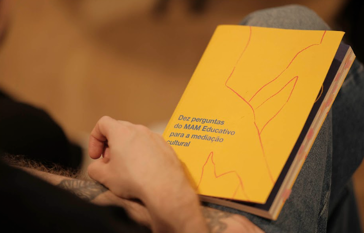 Conversa sobre a publicação: “Dez perguntas do MAM Educativo para a mediação cultural”